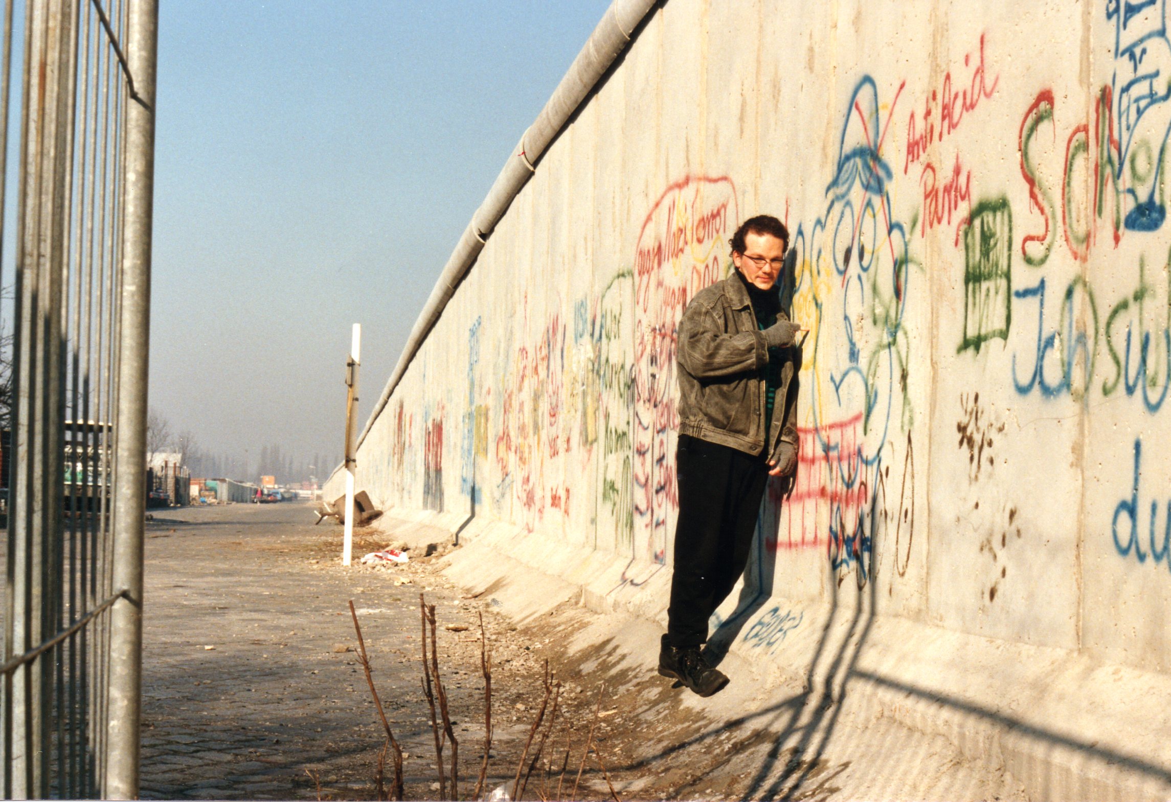 Wigbert Boell - at the Berlin wall